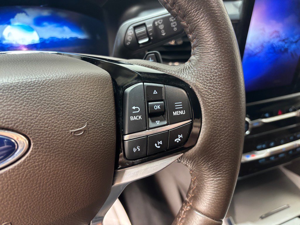 Used 2021 Ford Explorer King Ranch w/ Premium Technology Package image 19