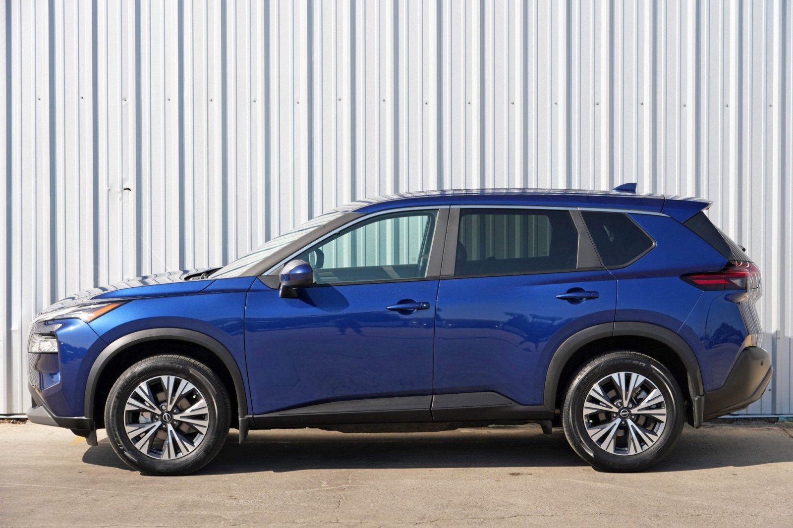 Used 2023 Nissan Rogue SV FWD image 44