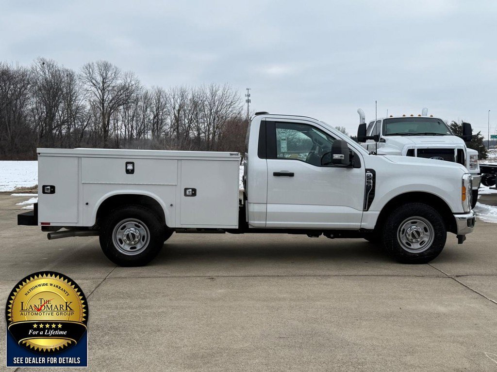 Used 2023 Ford F250 XL w/ XL Chrome Package image 4
