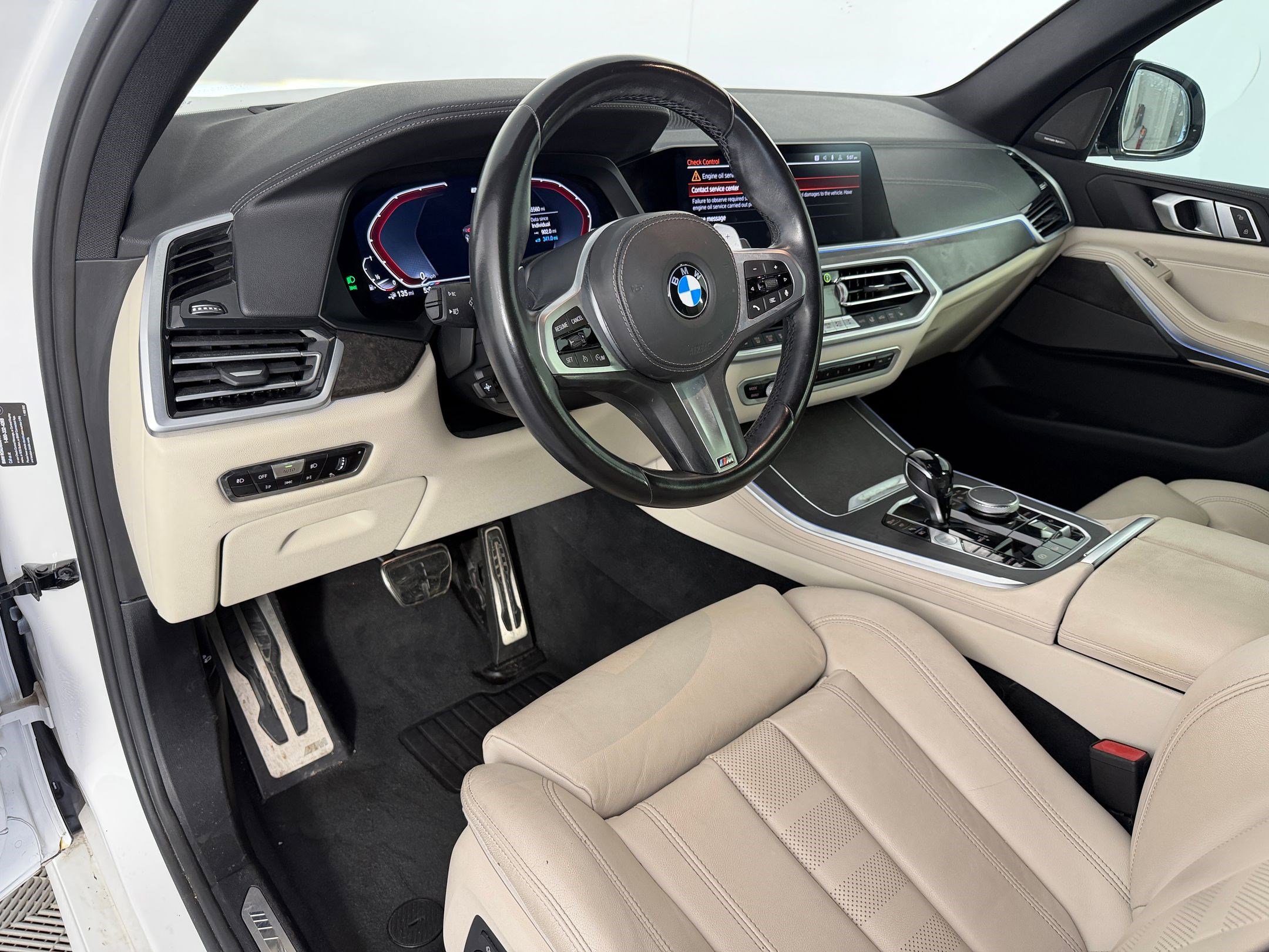 Used 2021 BMW X5 xDrive45e w/ M Sport Package AWD/4WD image 4
