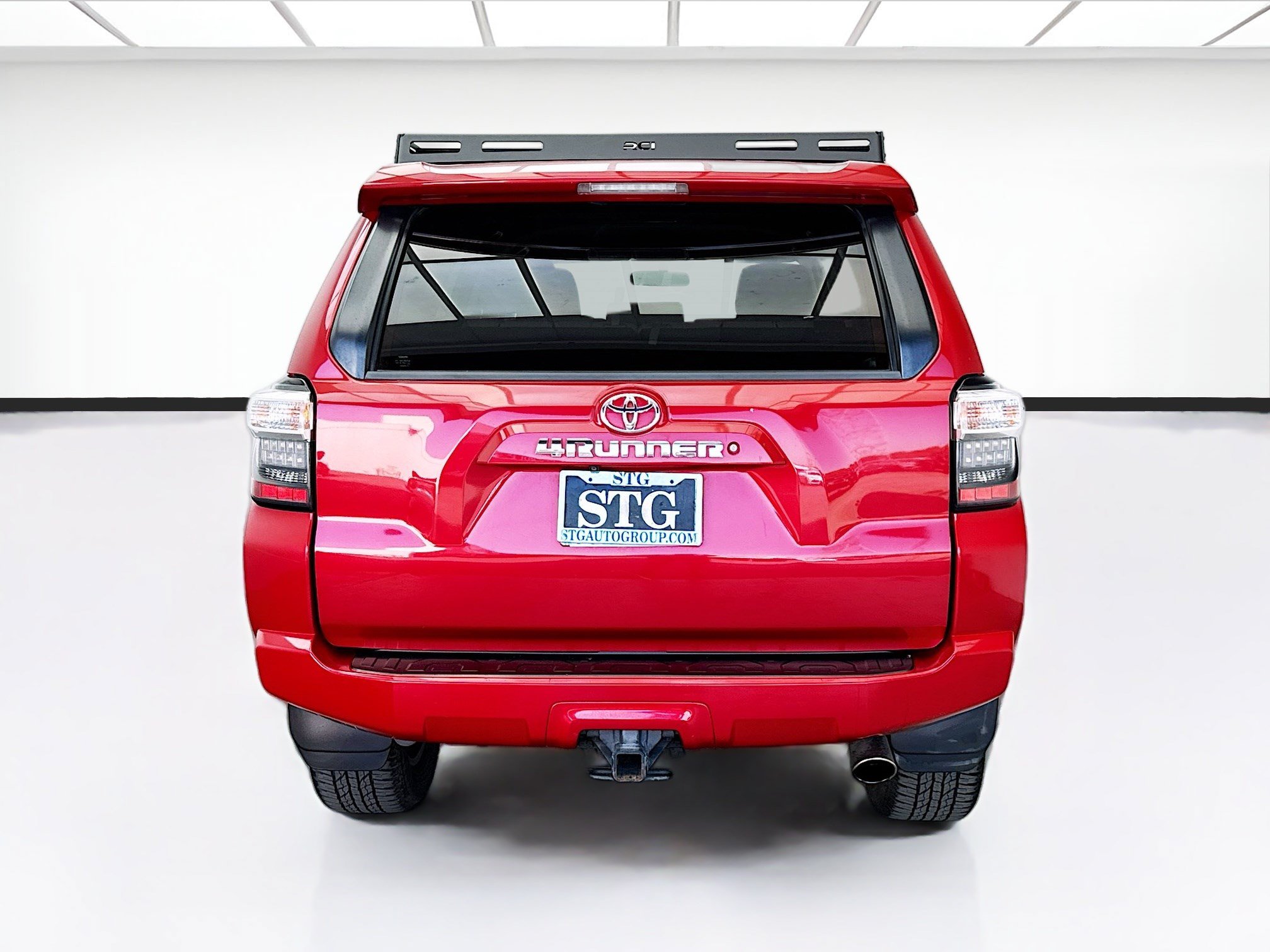Used 2017 Toyota 4Runner SR5 AWD/4WD image 5