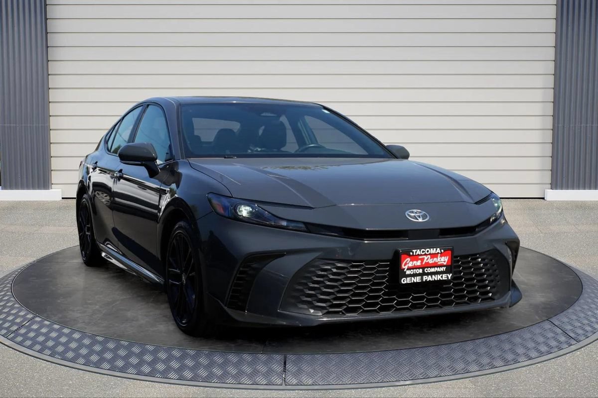Used 2025 Toyota Camry SE
