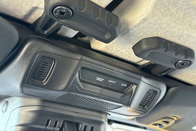 Used 2025 Jeep Gladiator Rubicon w/ Convenience Group image 24