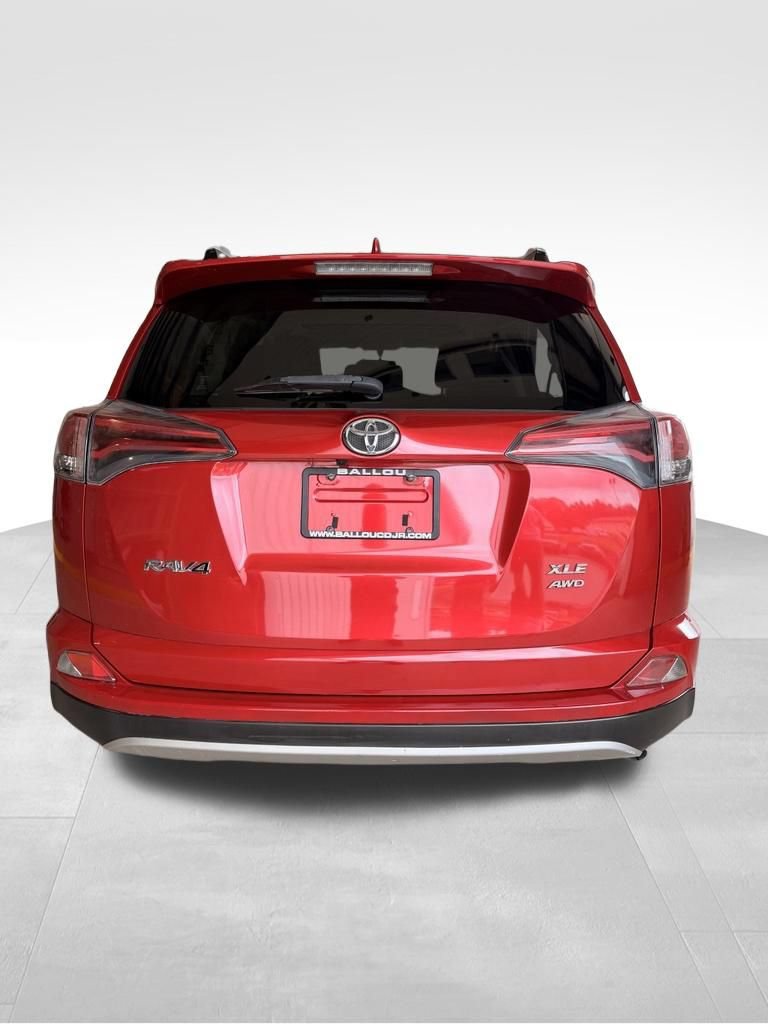 Used 2016 Toyota RAV4 XLE AWD/4WD image 4