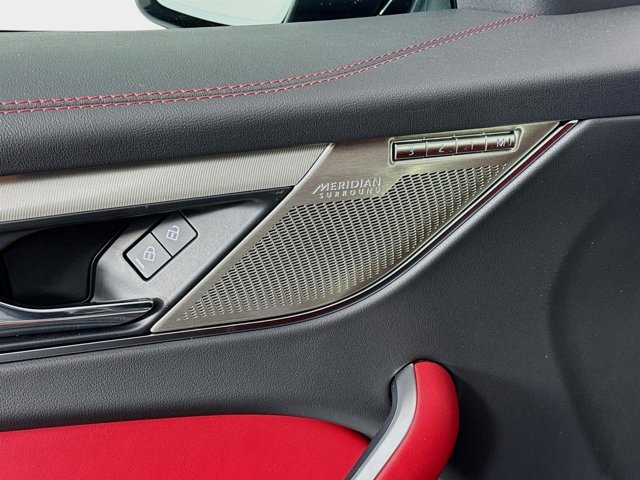 Used 2026 Jaguar F-PACE R-Dynamic S image 21