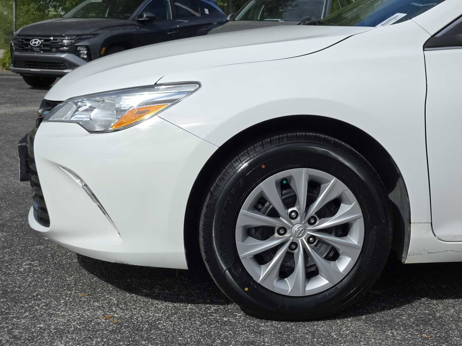 Used 2016 Toyota Camry LE image 8