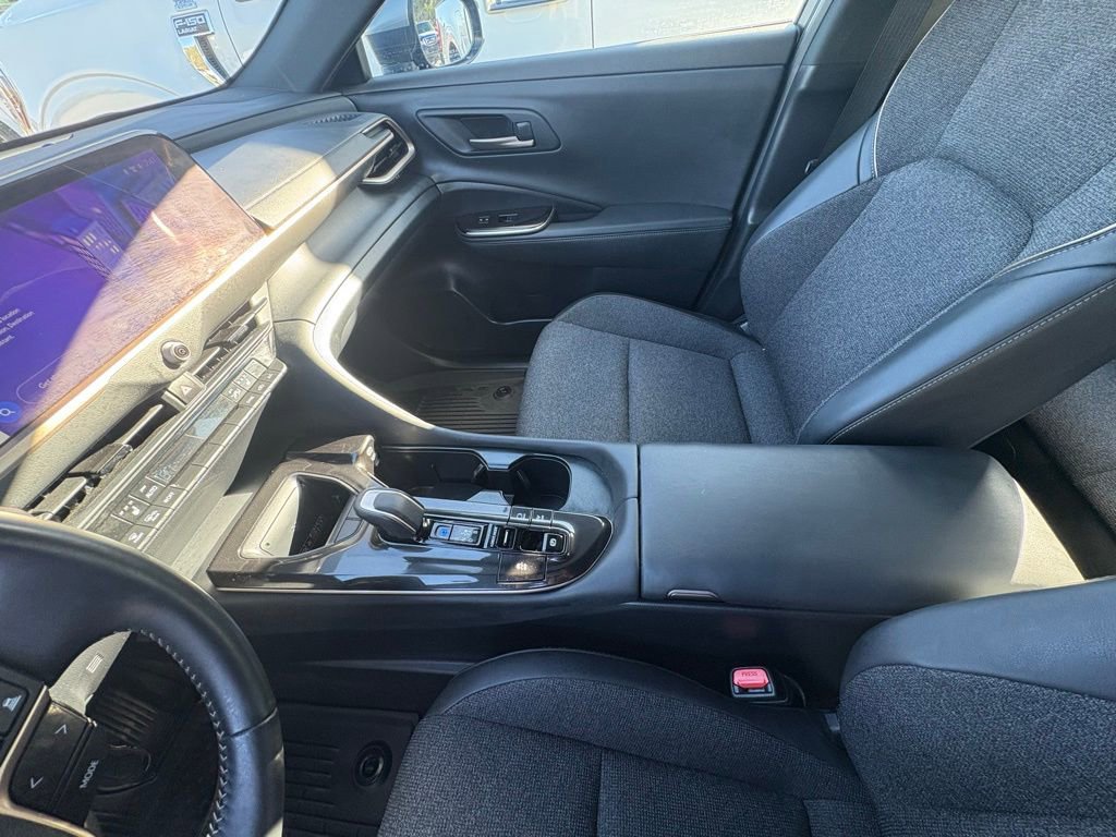 Certified 2024 Toyota Crown XLE AWD/4WD image 21