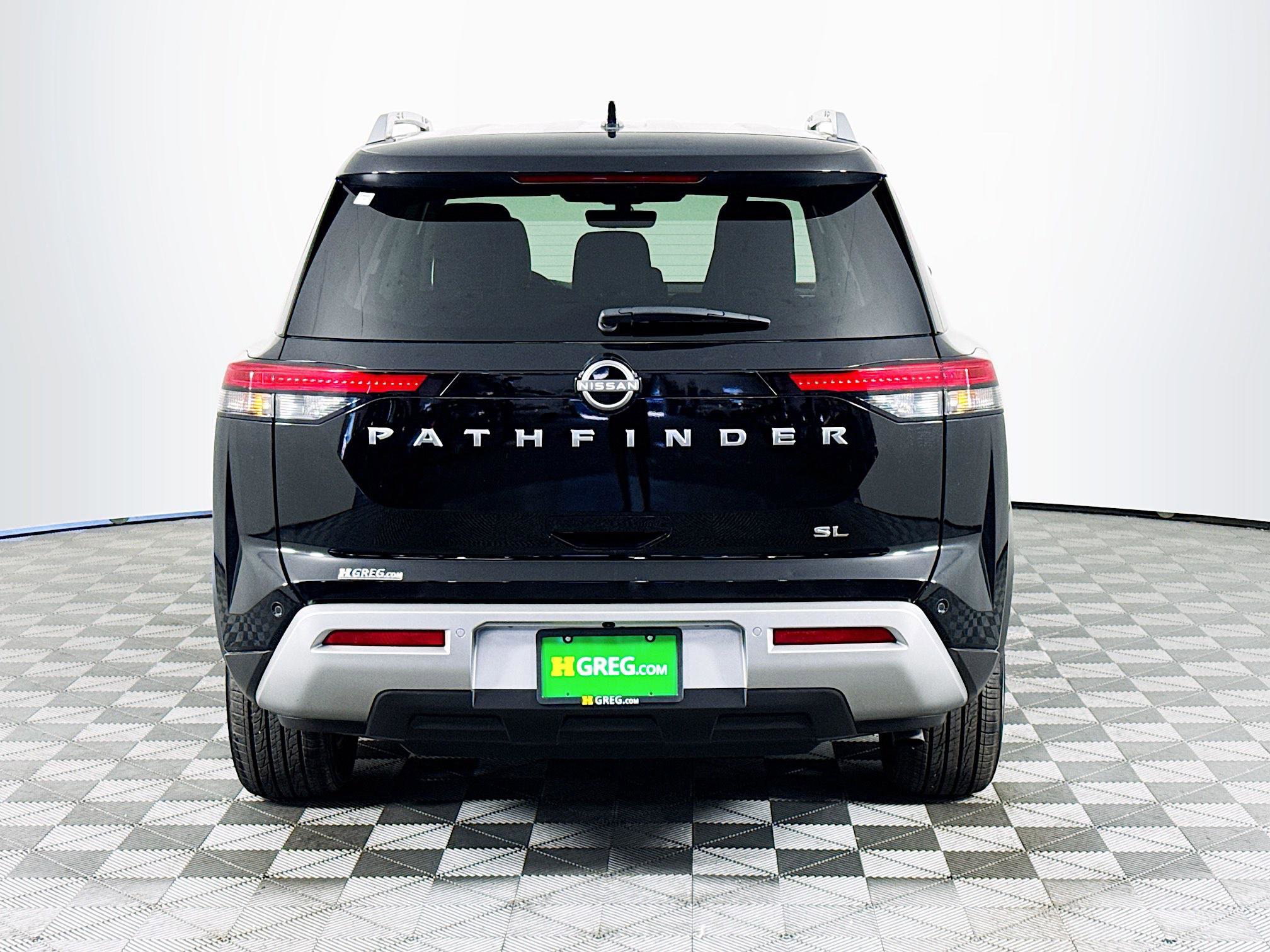 Used 2025 Nissan Pathfinder SL FWD image 8