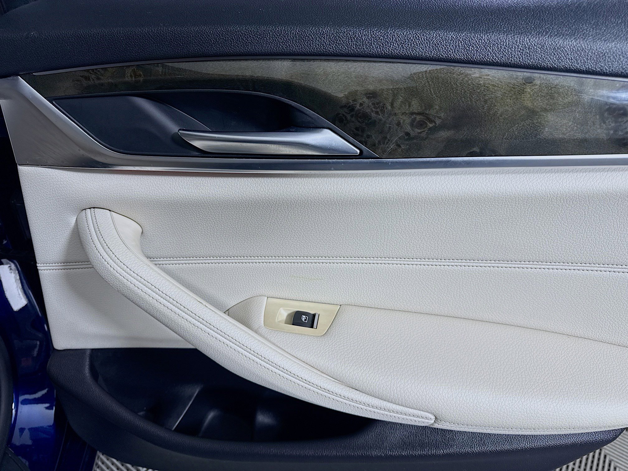 Used 2019 BMW 530i w/ Convenience Package image 28