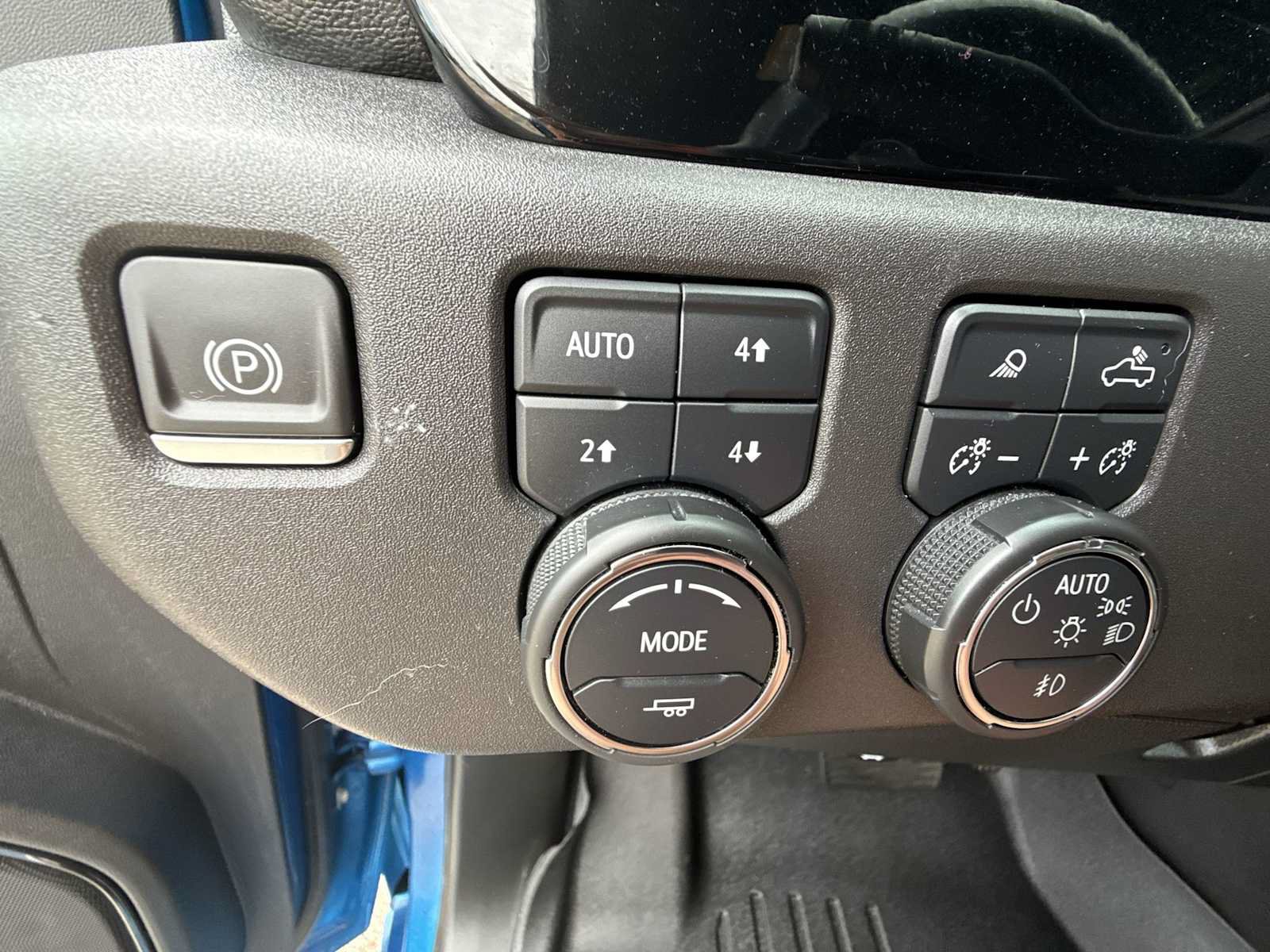 Certified 2024 Chevrolet Silverado 1500 ZR2 AWD/4WD image 17