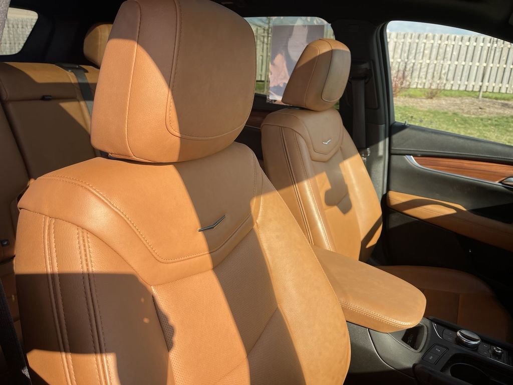 Certified 2023 Cadillac XT5 Premium Luxury w/ LPO, Floor Liner Package image 33