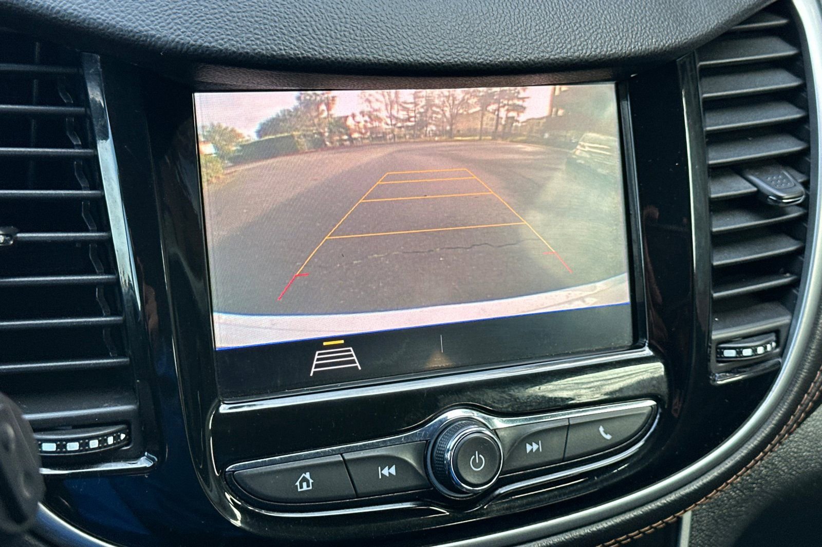 Used 2021 Chevrolet Trax LS w/ Tint and Cruise Package image 18