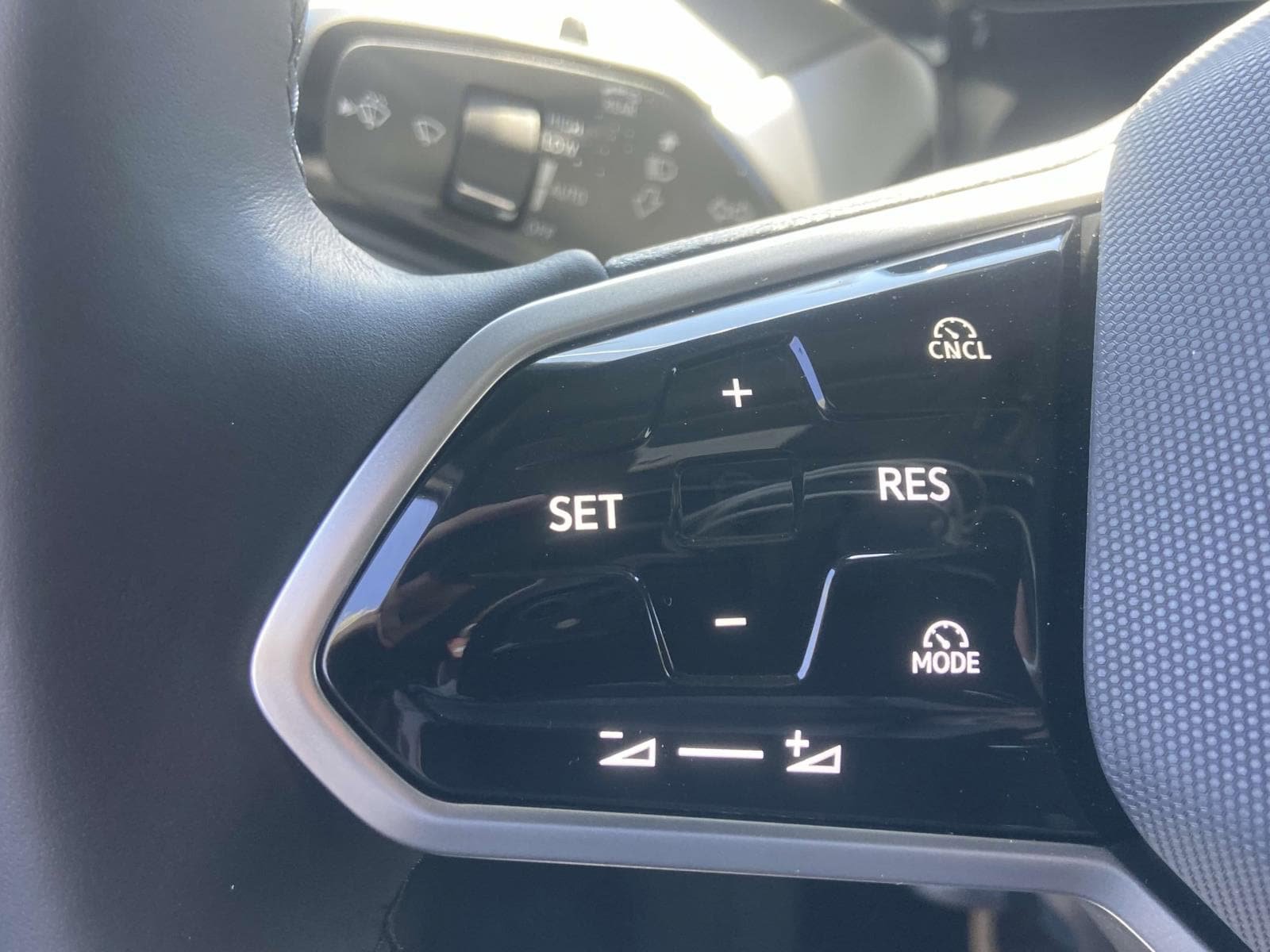 New 2025 Volkswagen ID. Buzz Pro S RWD image 24