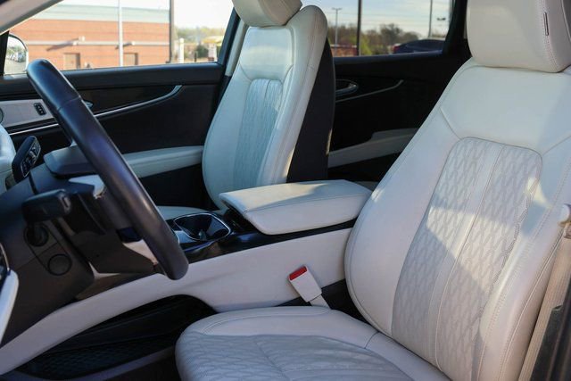 Used 2022 Lincoln Nautilus Black Label w/ Class II Trailer Tow Package image 13