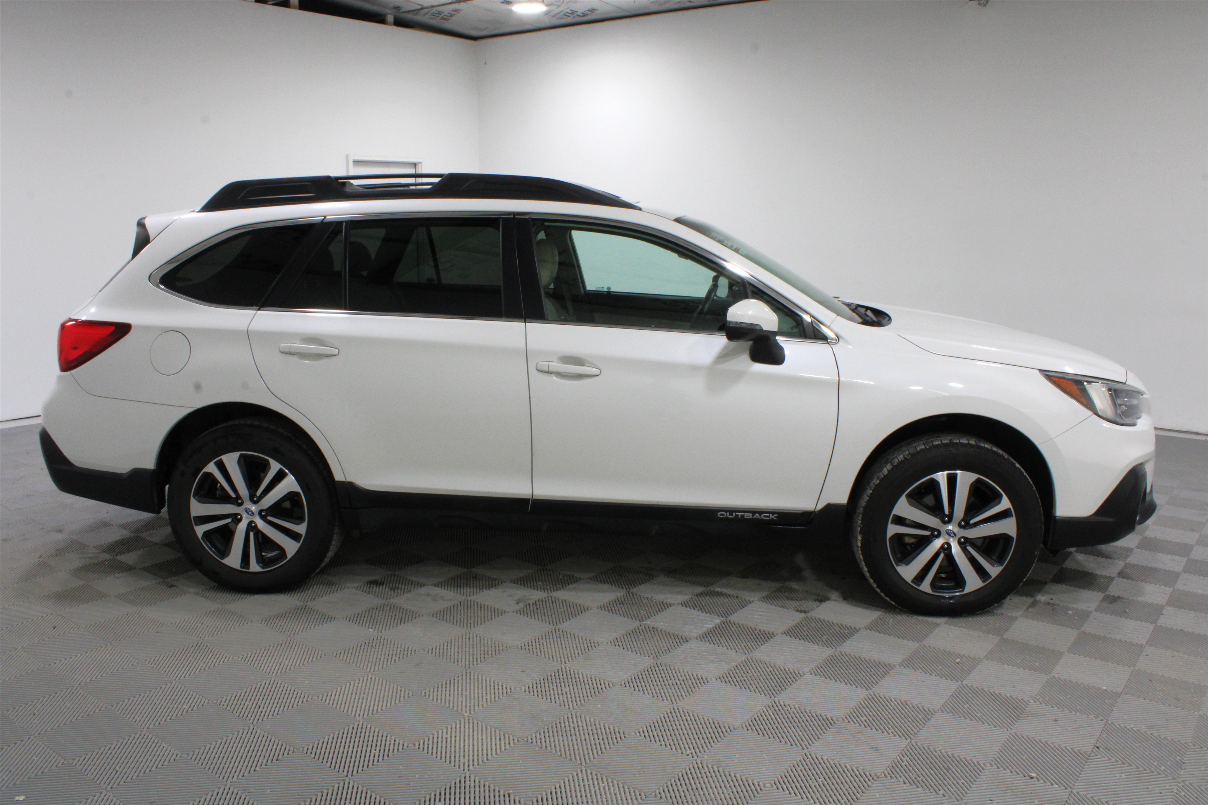 Used 2018 Subaru Outback 2.5i Limited AWD/4WD image 27