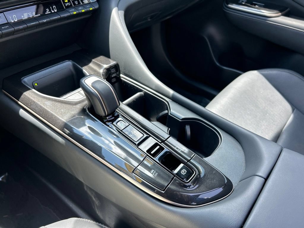 Used 2024 Toyota Crown Platinum AWD/4WD image 33