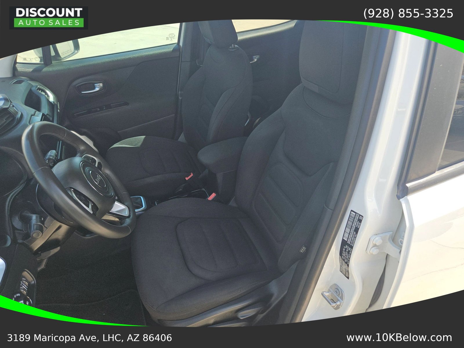 Used 2018 Jeep Renegade Latitude AWD/4WD image 14