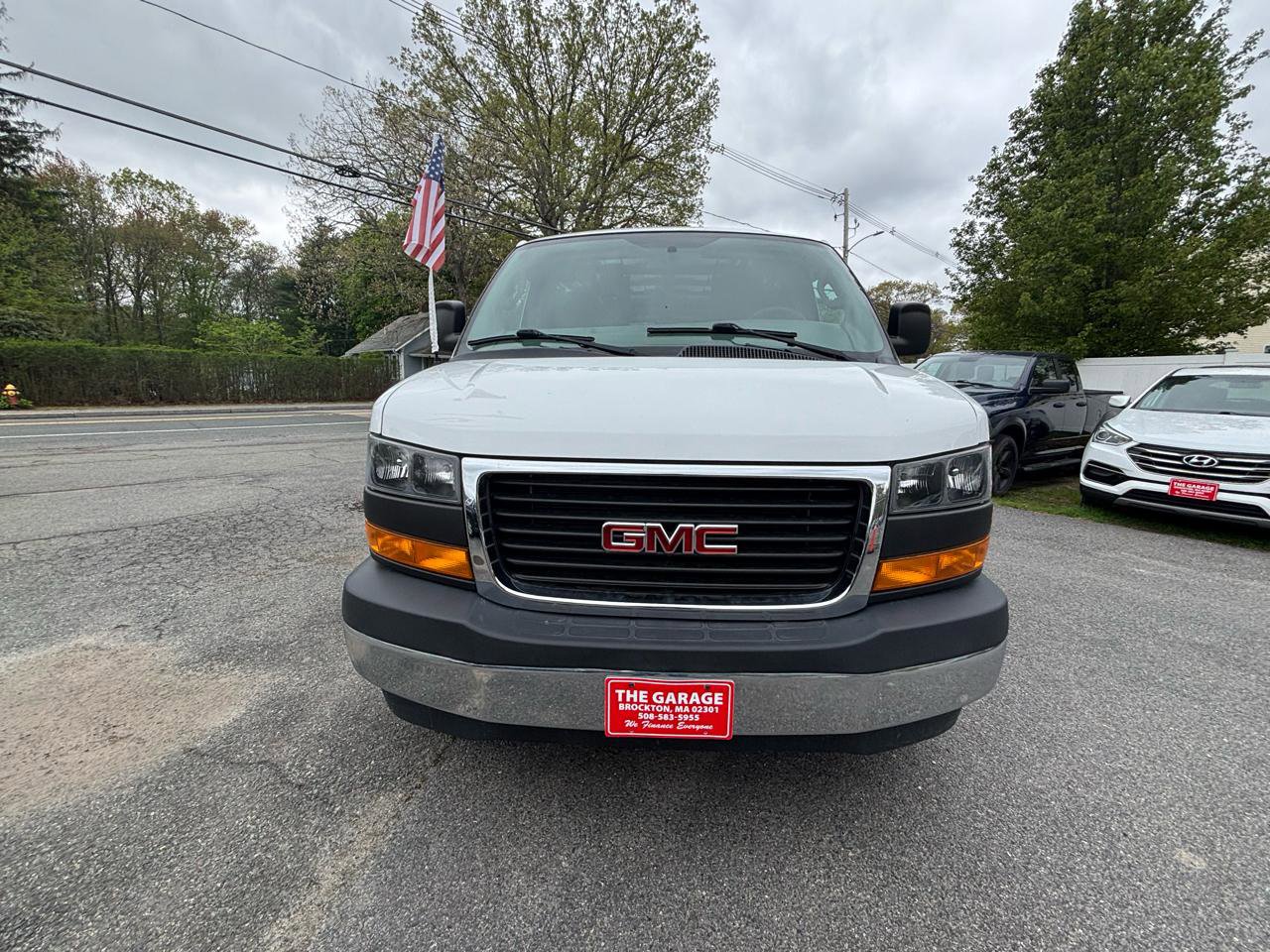 Used 2019 GMC Savana 2500 w/ Driver Convenience Package RWD image 4
