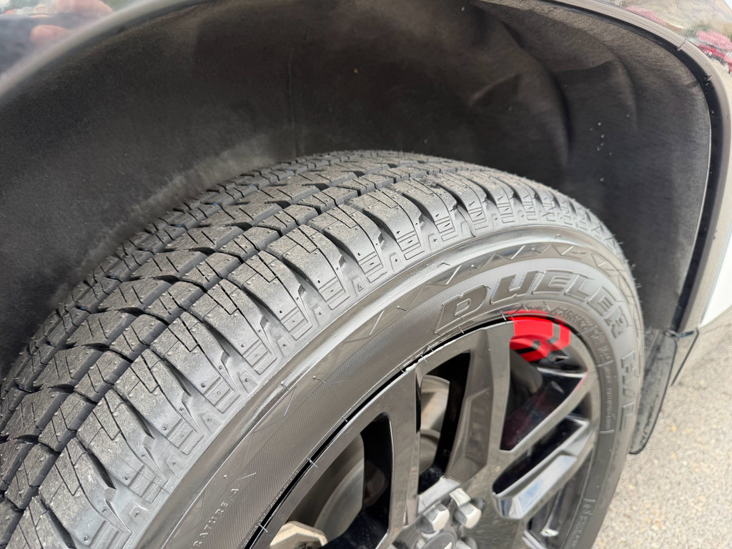 Used 2020 Chevrolet Traverse Premier w/ Redline Edition image 10