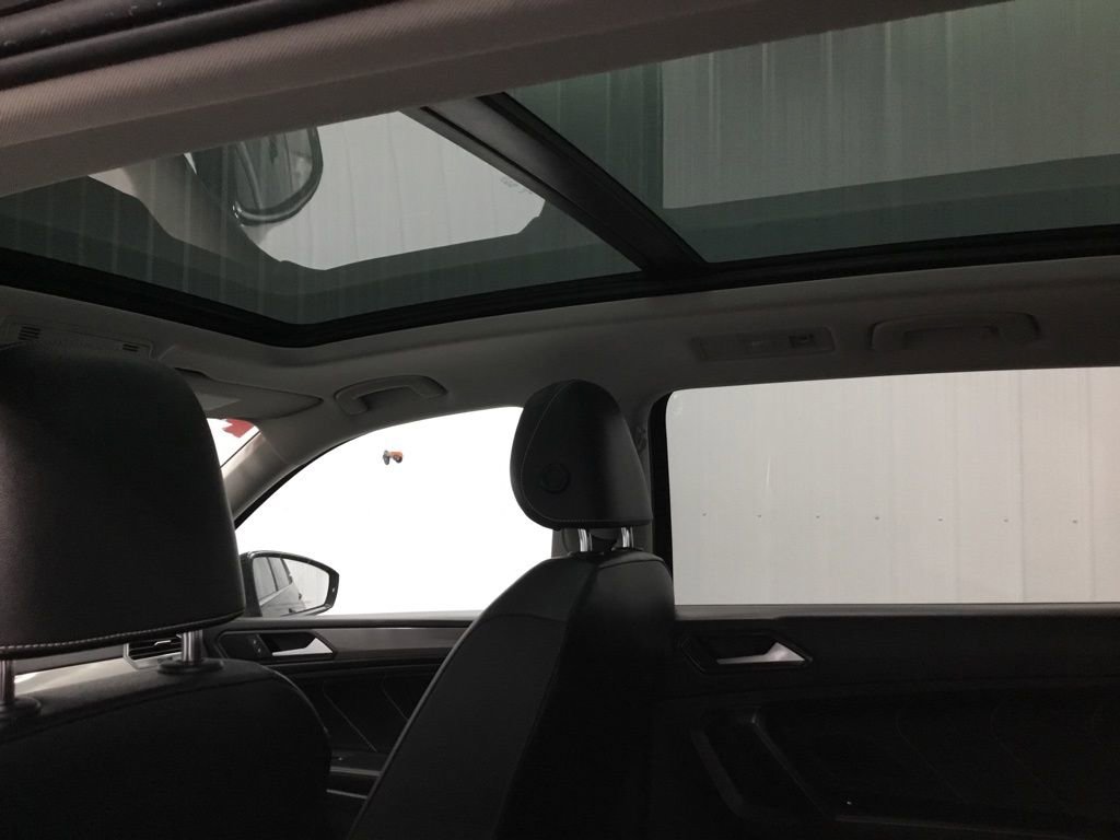 Used 2022 Volkswagen Tiguan SE AWD/4WD image 30