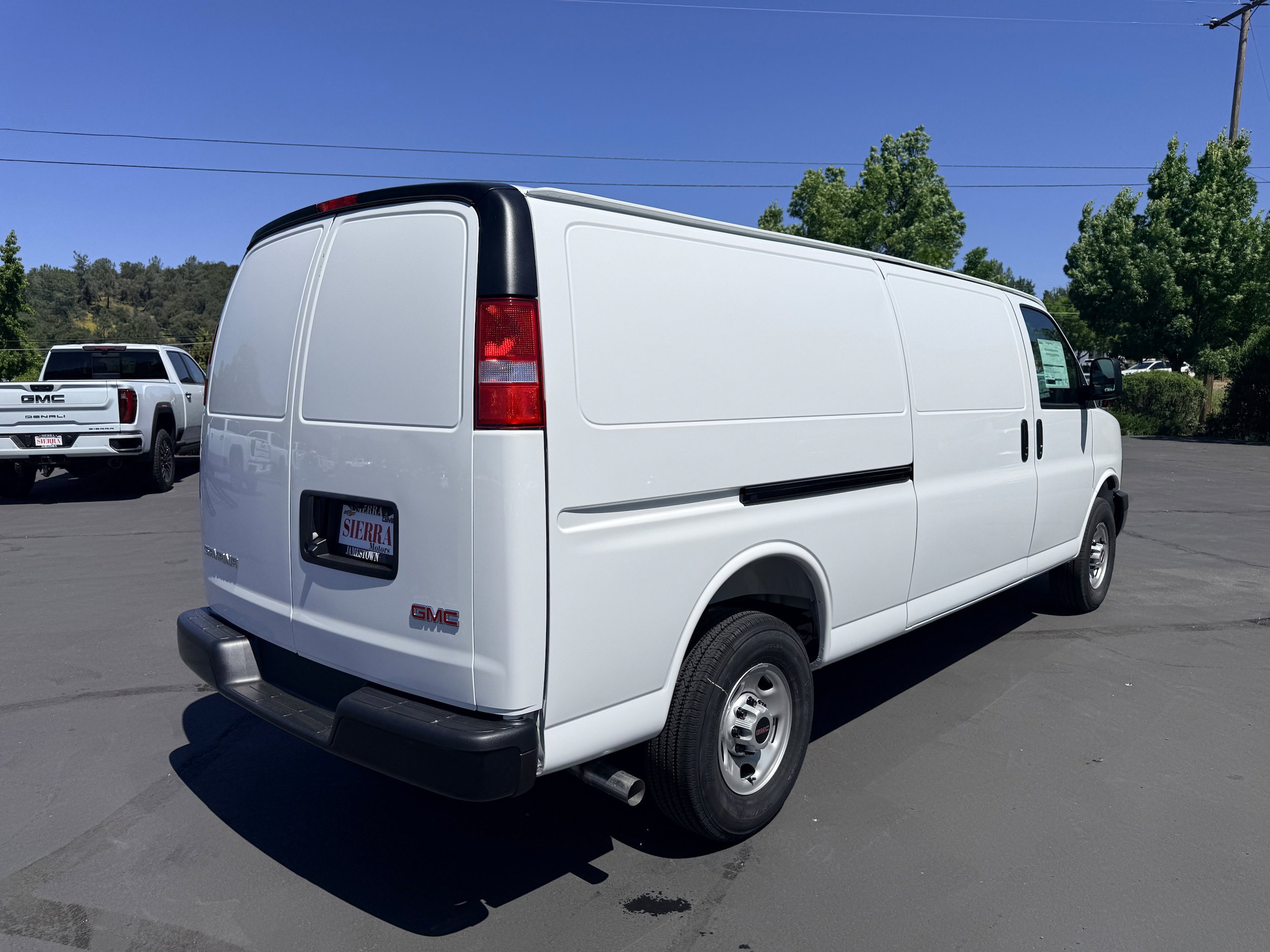New 2026 GMC Savana 3500 Extended RWD image 4