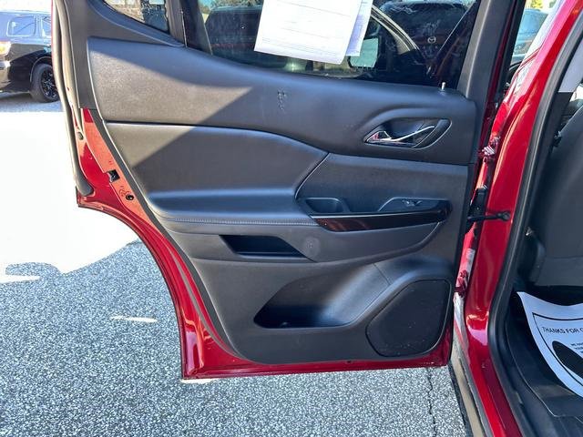 Used 2023 GMC Acadia AT4 image 13