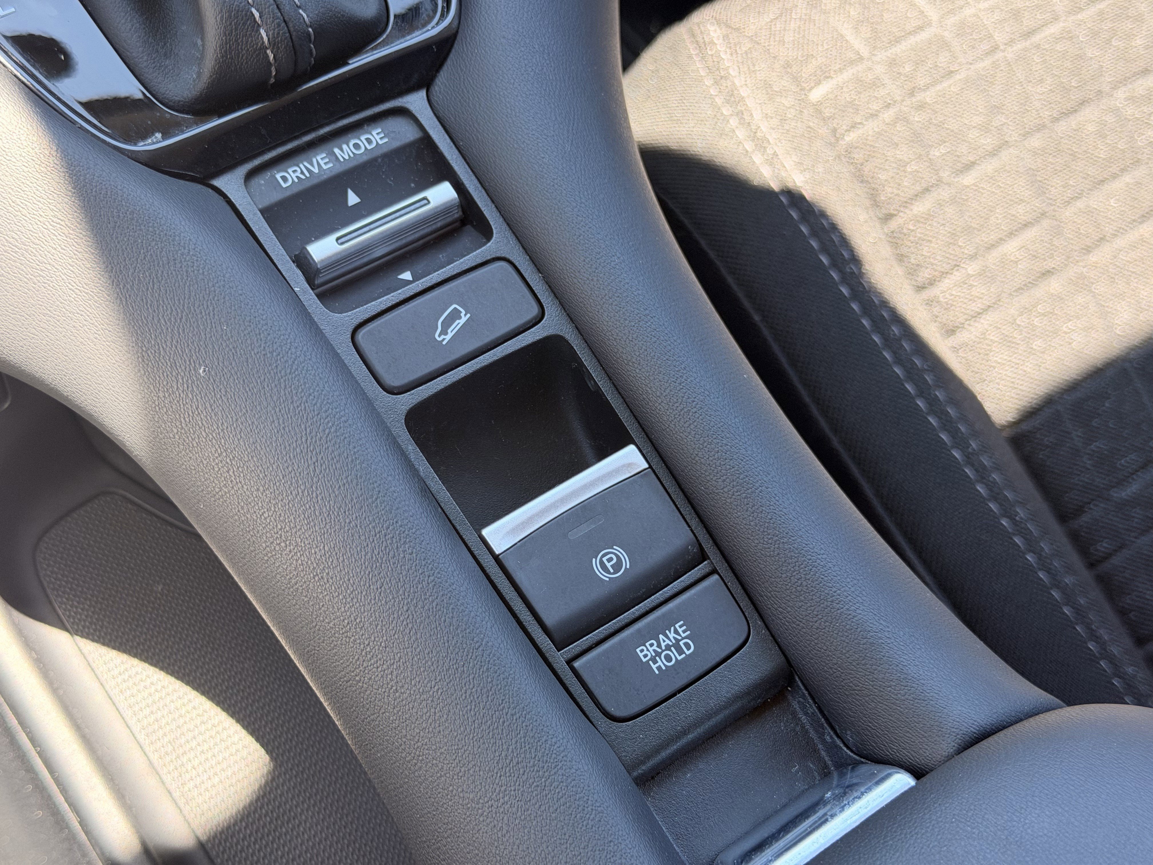 Certified 2024 Honda HR-V LX image 24