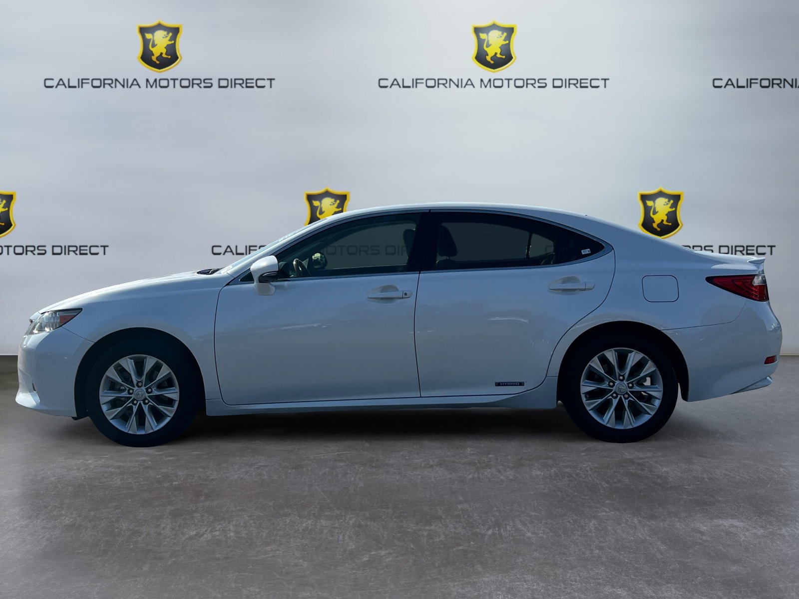Used 2013 Lexus ES 300h image 2