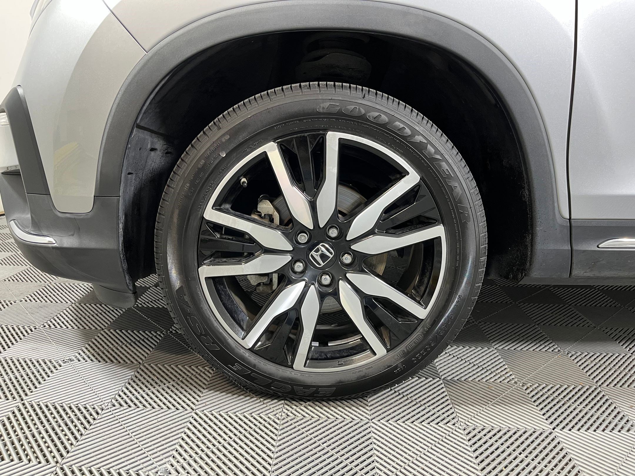 Certified 2019 Honda Pilot Touring image 9