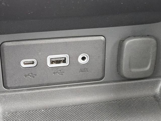 Used 2022 GMC Terrain SLE w/ Driver Convenience Package image 7