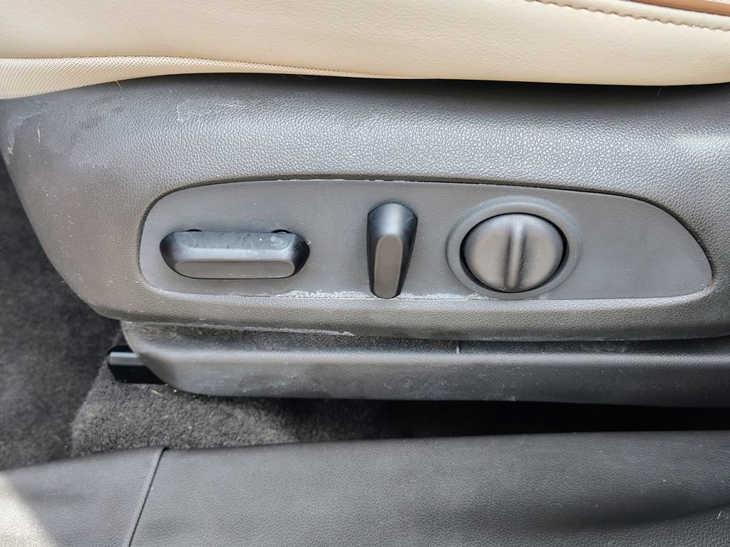 Used 2024 Buick Encore GX Avenir w/ Avenir Technology Package AWD/4WD image 25