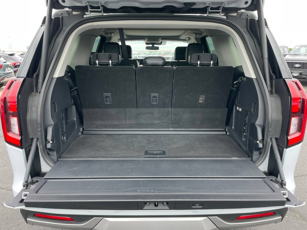 Used 2025 Ford Expedition Platinum AWD/4WD image 38
