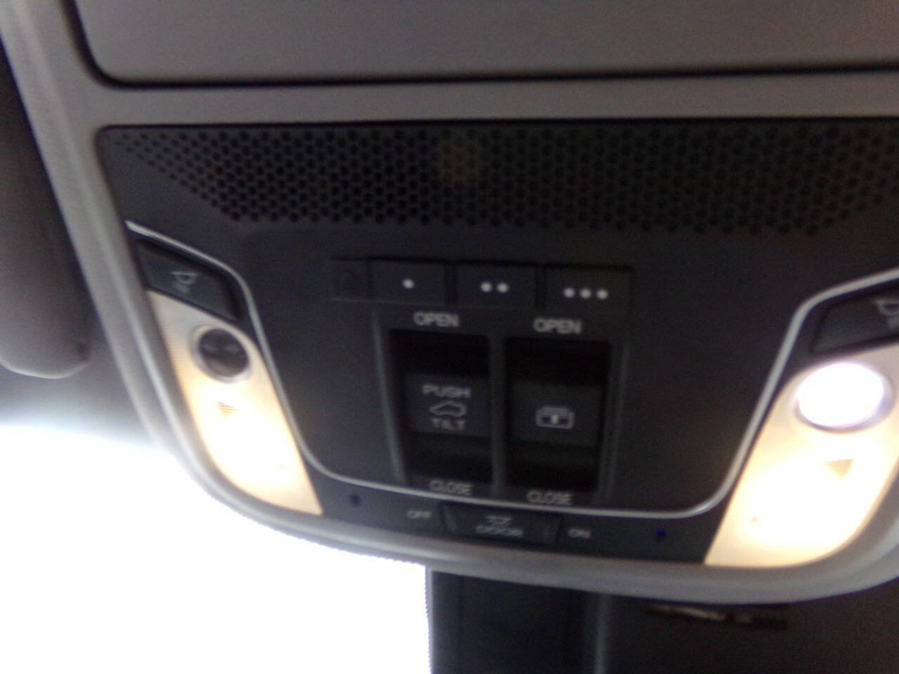 Used 2016 Honda Pilot Elite image 40