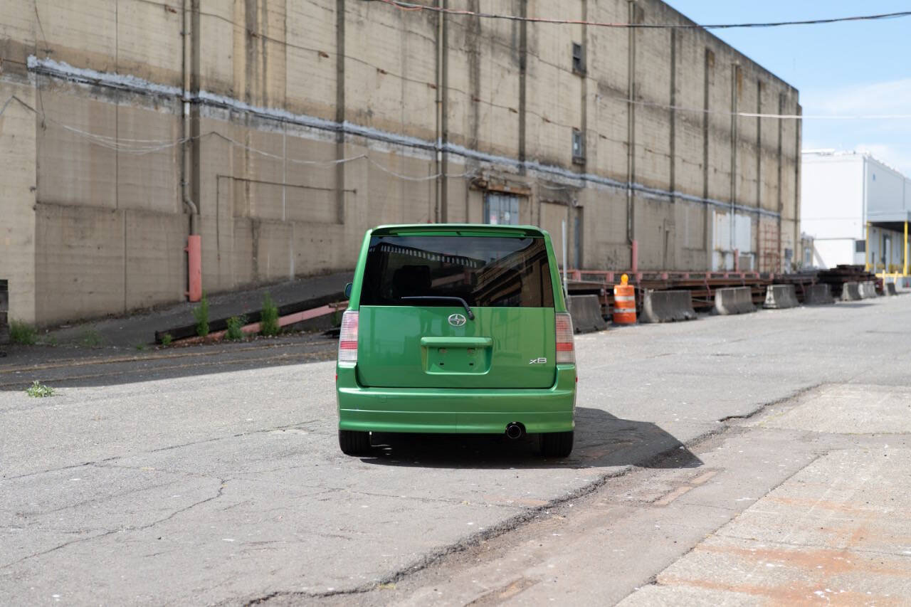 Used 2006 Scion xB FWD image 16