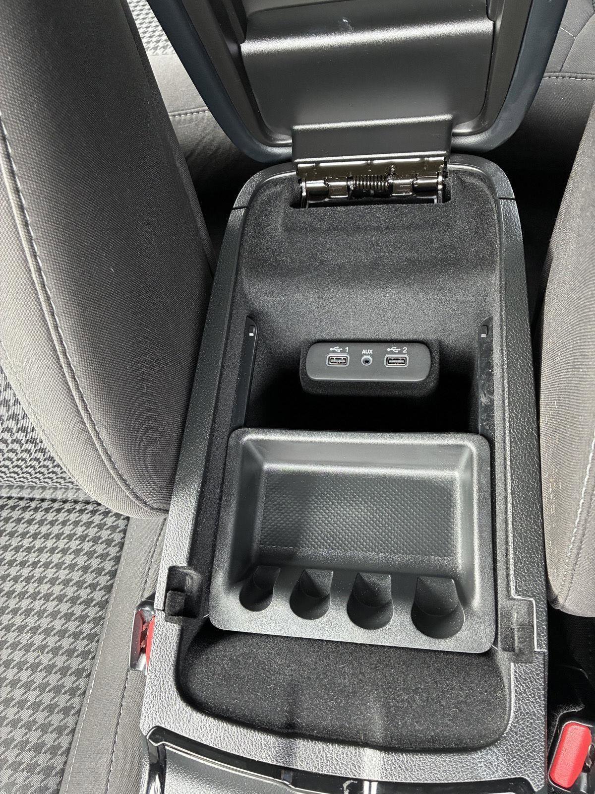 Used 2023 Dodge Charger SXT w/ Blacktop Package image 34