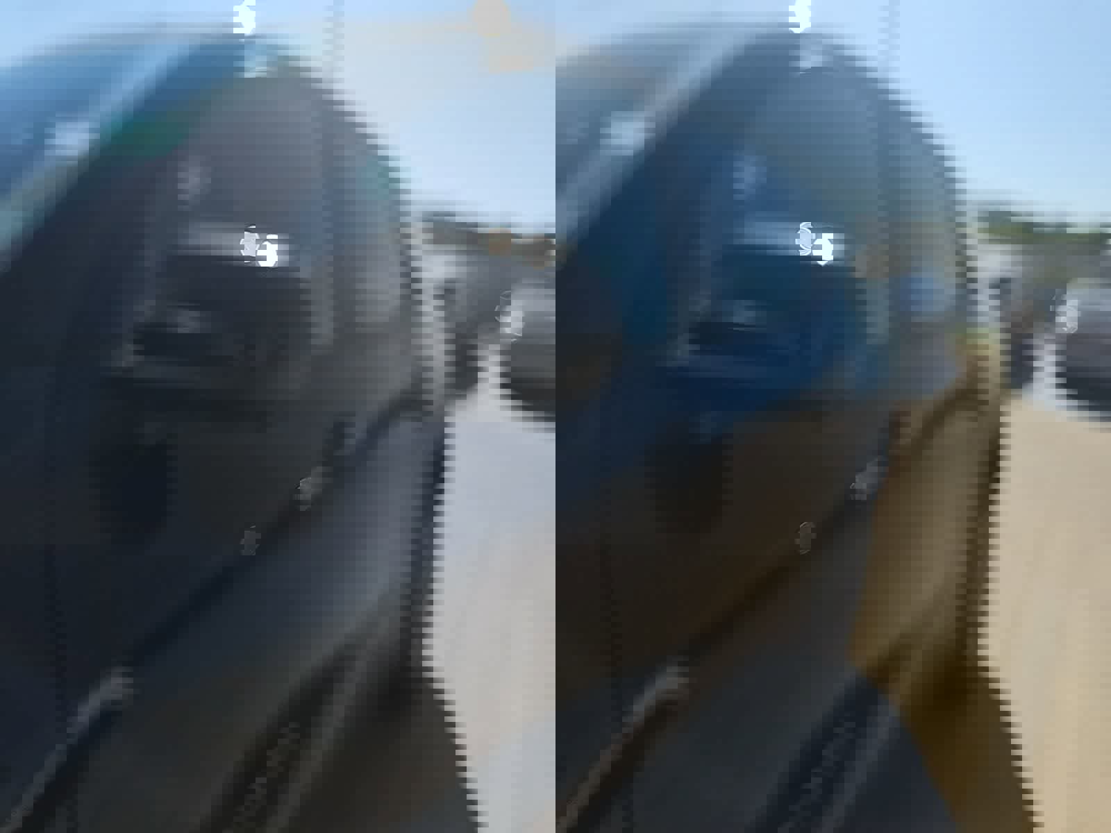 Used 2025 Chevrolet Equinox LT w/ Safety and Technology Package image 4