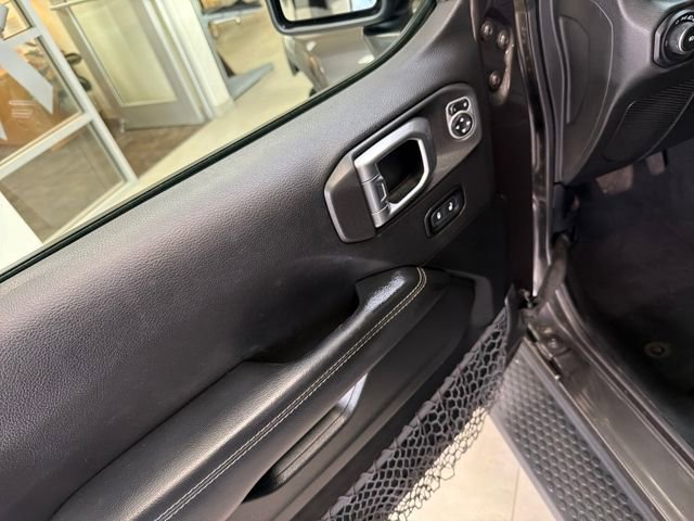 Used 2020 Jeep Wrangler Unlimited Sahara image 13