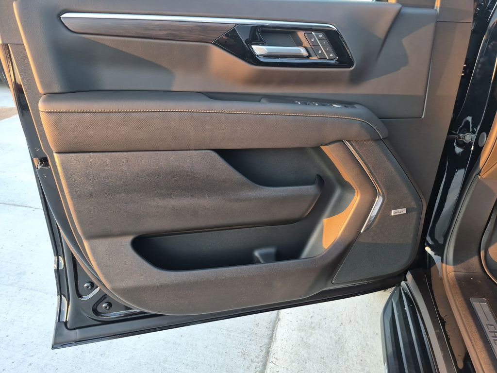 New 2026 Chevrolet Suburban Premier image 10