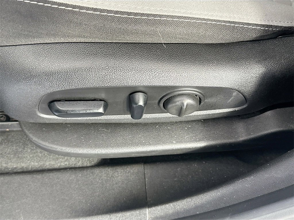 Used 2018 Chevrolet Equinox LT image 18