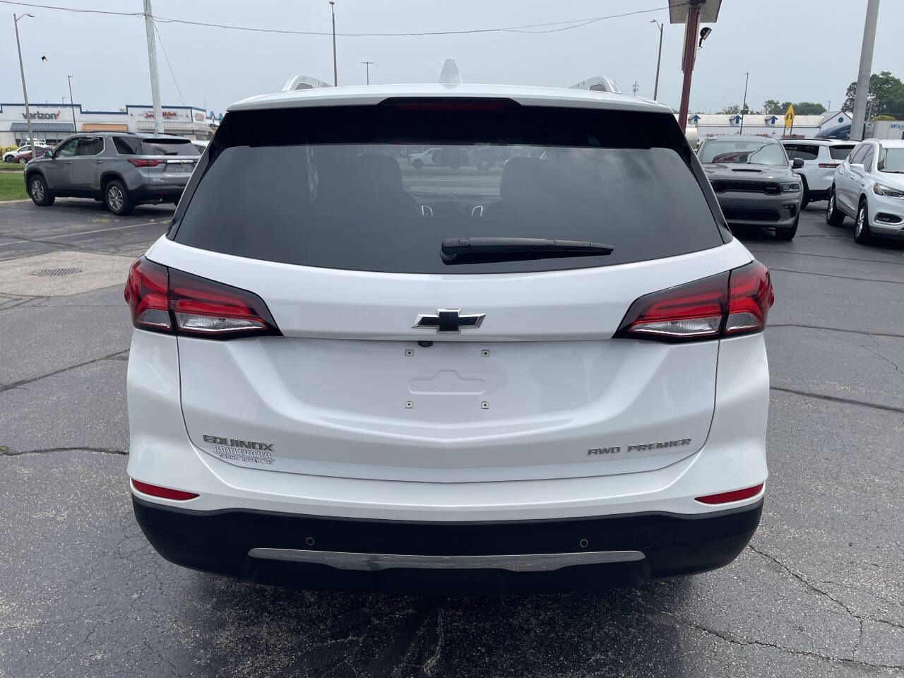 Used 2024 Chevrolet Equinox Premier AWD/4WD image 8