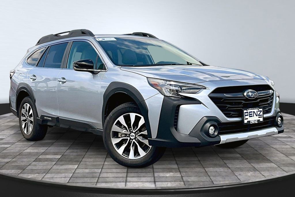 Used 2025 Subaru Outback Limited w/ Tech Package 3 AWD/4WD image 3