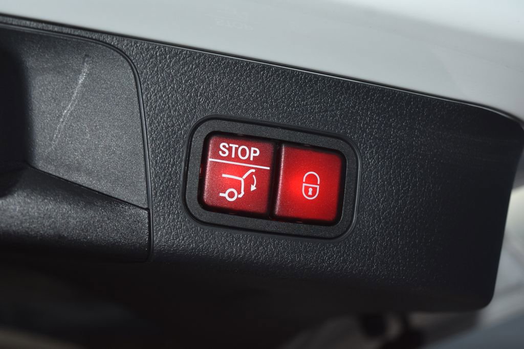 Used 2024 Mercedes-Benz EQB 300 4MATIC image 35