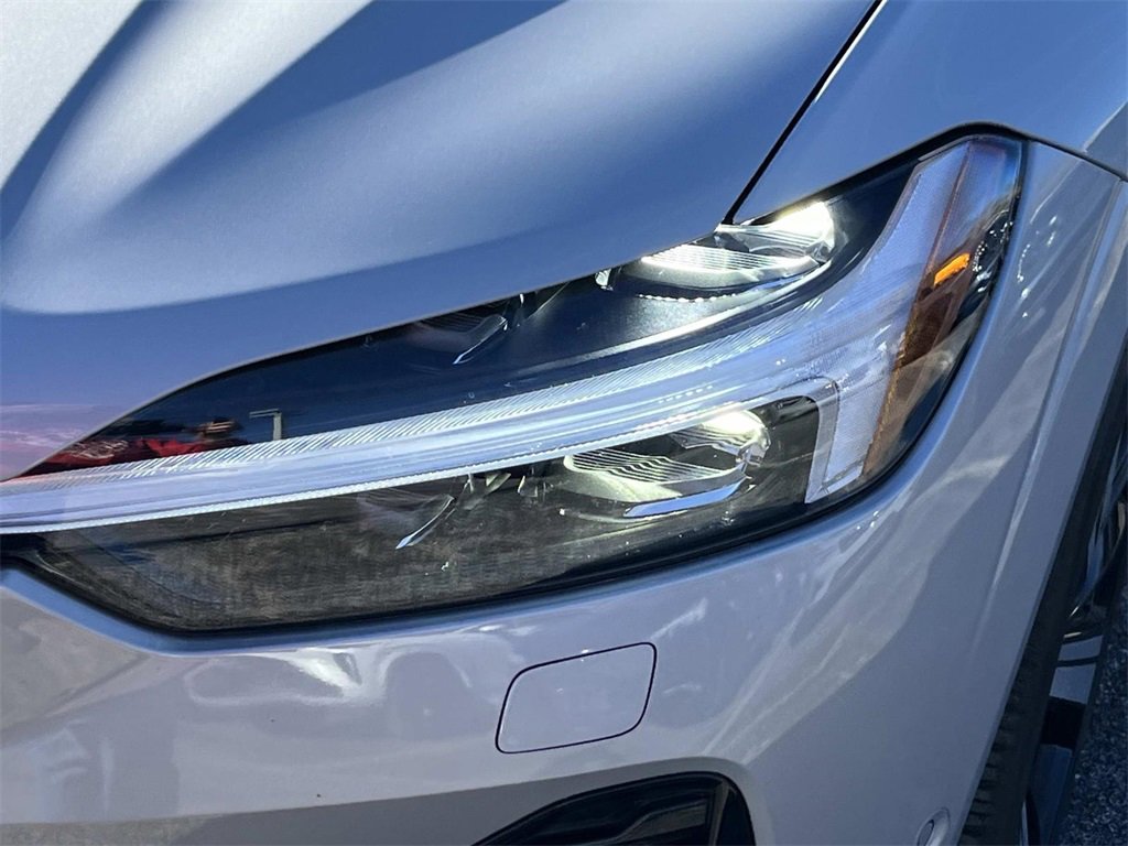 Used 2023 Volvo XC60 B5 Ultimate image 9