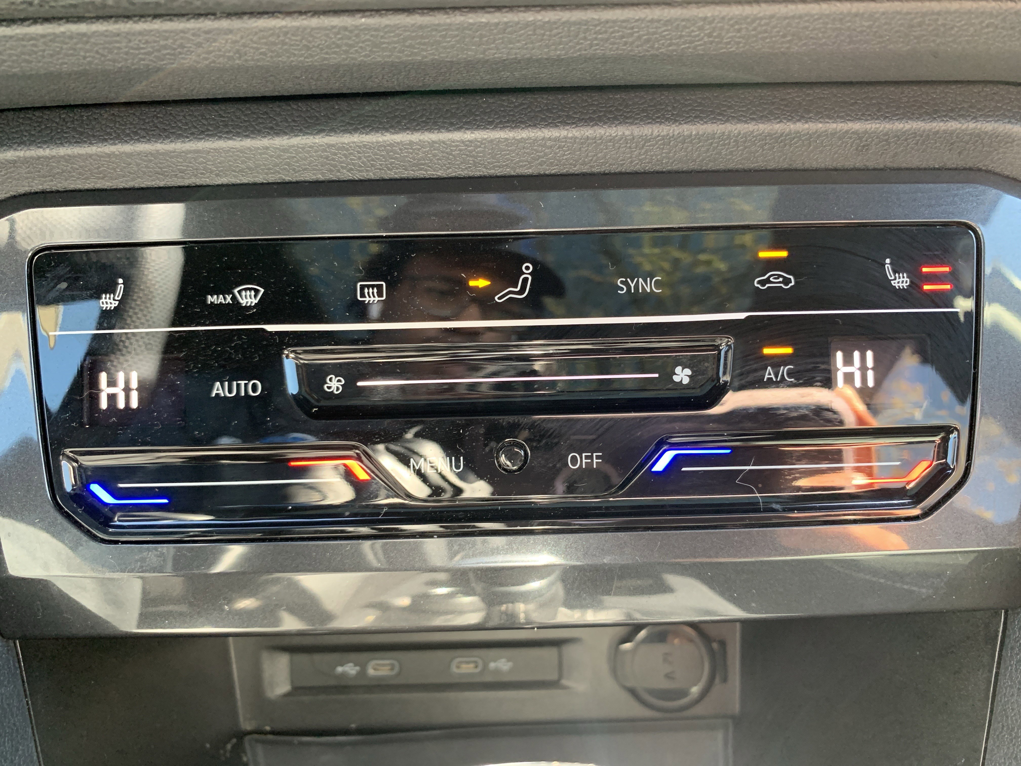 Used 2022 Volkswagen Tiguan SE R-Line image 29