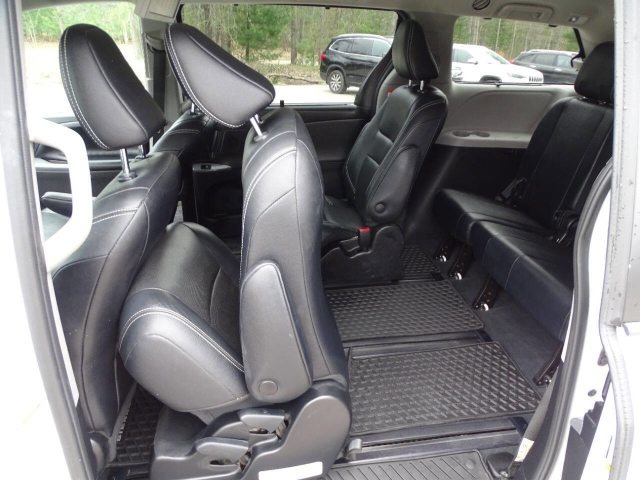 Used 2019 Toyota Sienna SE Premium AWD/4WD image 37