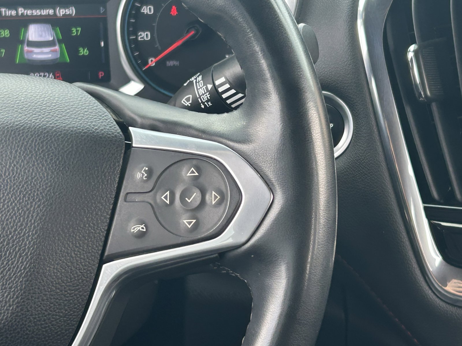 Used 2023 Chevrolet Traverse RS w/ LPO, Floor Liner Package FWD image 25