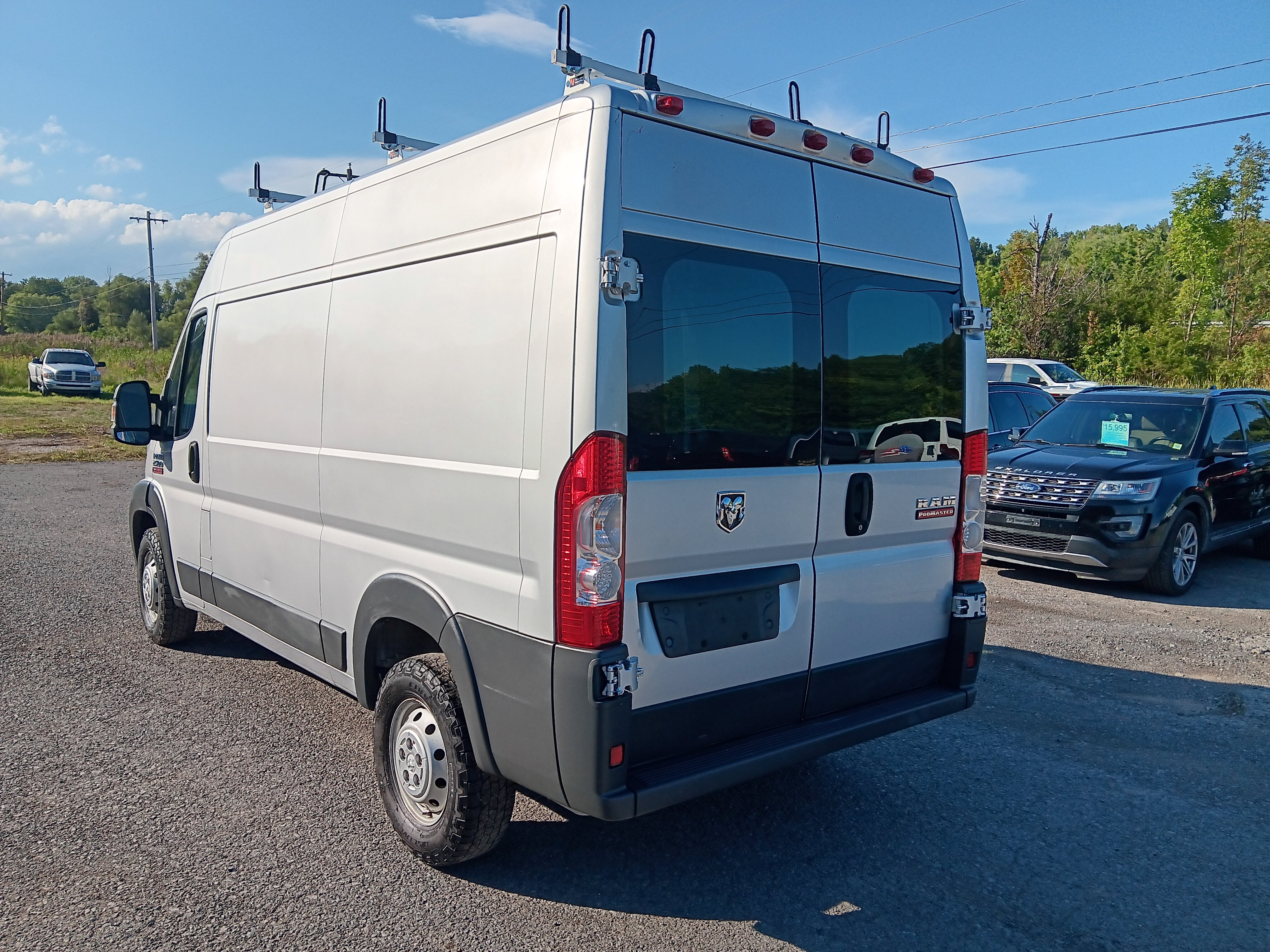 Used 2014 RAM ProMaster 2500 w/ Premium Appearance Group FWD image 3