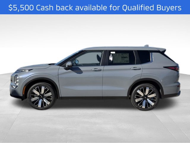 New 2026 Mitsubishi Outlander SE FWD image 2