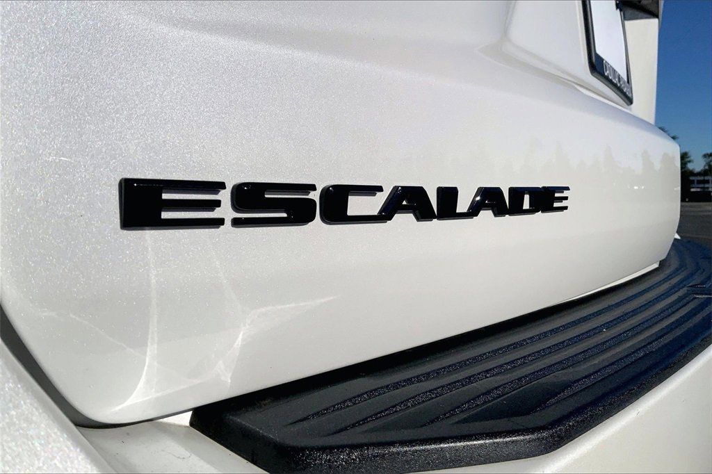 Certified 2024 Cadillac Escalade ESV V w/ LPO, ONYX Package image 31