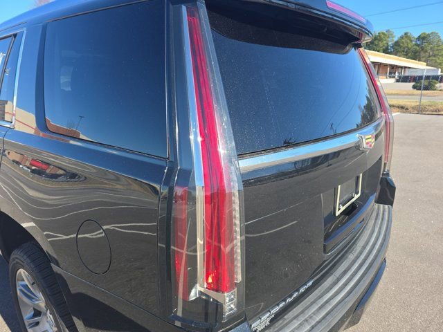 Used 2017 Cadillac Escalade Premium Luxury image 33